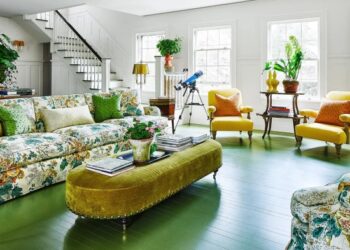 Color and Pattern Punch Up the Classic Decor in This Hamptons Home ...